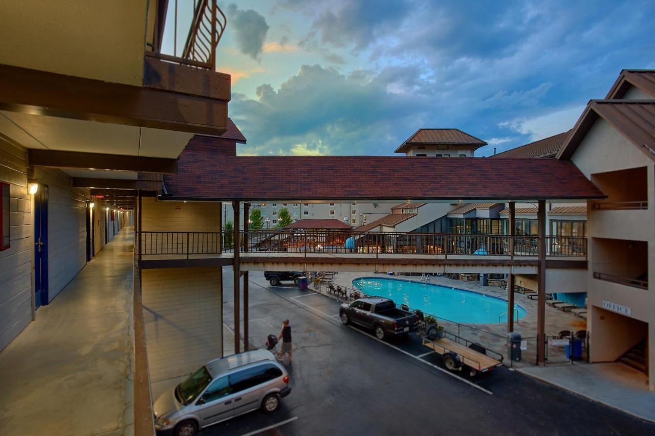 Sidney James Mountain Lodge Gatlinburg Esterno foto
